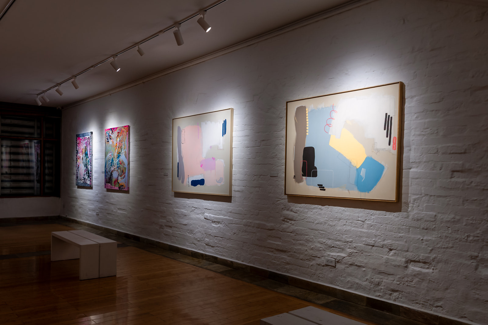 La galería montada para una exposición
